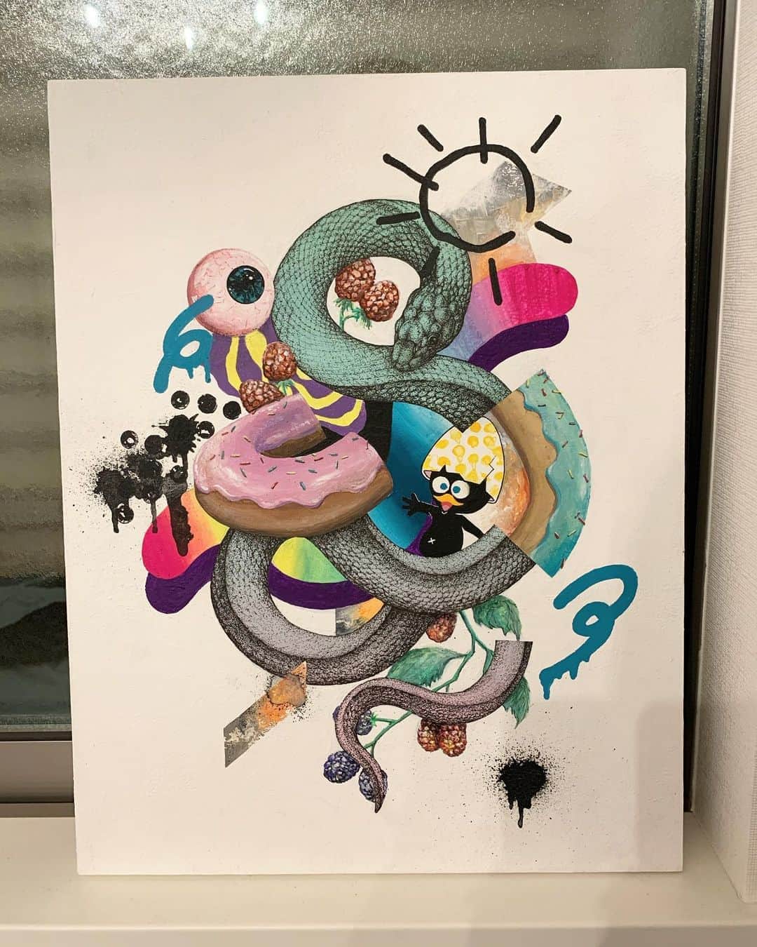 Kumiのインスタグラム：「. 自粛期間中にオーダーしてた作品が 届きましたぁーー😍😍😍 . 昔知り合ったアーティストさんで 今回ワタシをイメージして 作っていただいたんです🐍🙌 . . またお部屋に作品が増えて 嬉しいなぁー✨✨✨ . . @unomori9  ありがとうございました☺️☺️ 大切に飾りますね💋 . . . #作品　#アート #オーダーメイド #蛇　#甘い毒　#部屋作りは自己投資　#部屋作り」