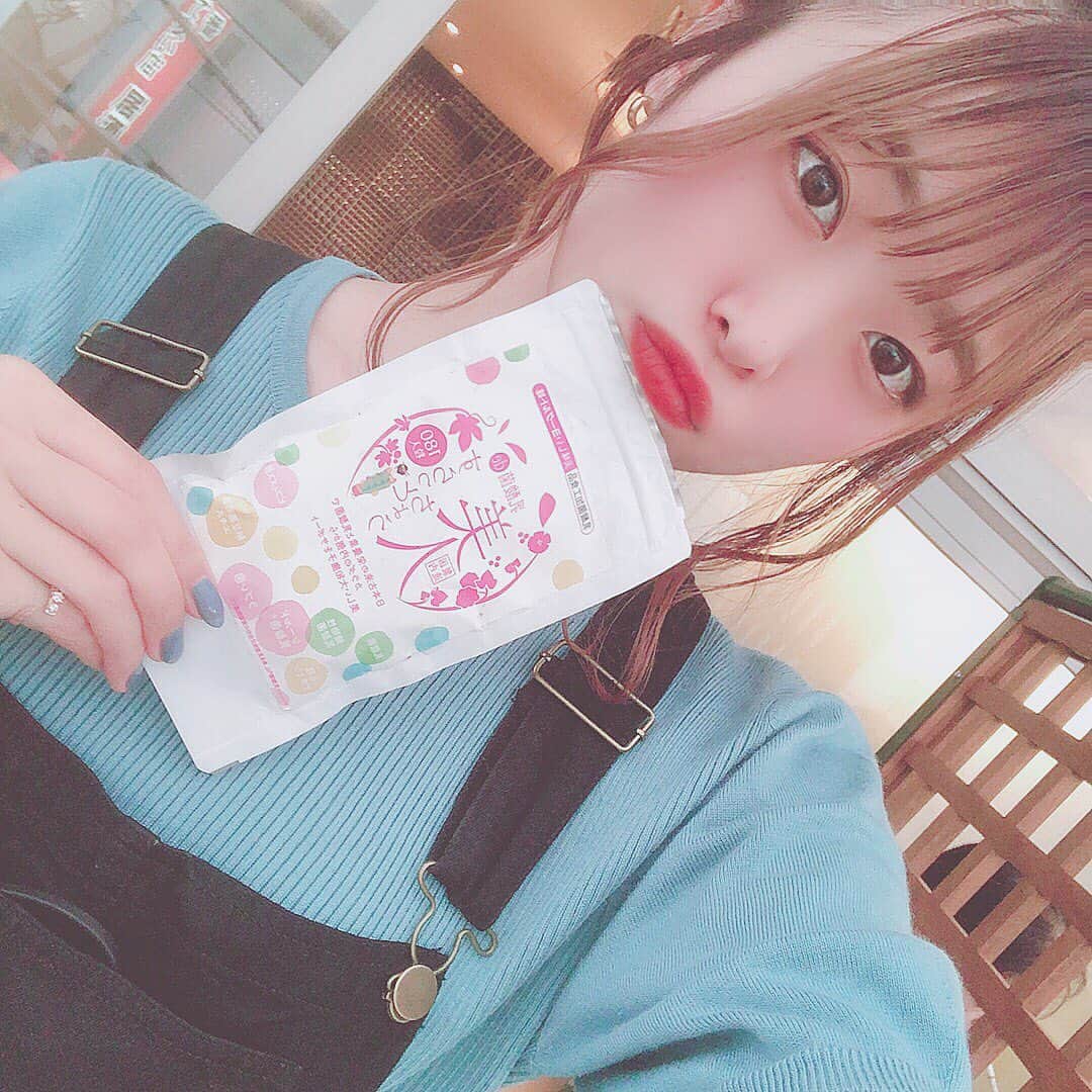 のインスタグラム：「. . @totonoe_kenkodo さんから #すらっとちょう美人 をご提供頂いたのでご紹介します〜！ . . 最近毎日飲んでるサプリ💊 . . サプリっていうと手出しにくいけど、 これはヨーグルト味なのでラムネ感覚で食べられるからちゃんと毎日の生活に取り入れてます🕊 . 腸改善して身体の内側から綺麗になることって大切だなぁと最近凄く思うので頑張ります💪🏻 . . #トトノエ健康堂  #TOTONOE #トトノエ #腸活 #腸活ダイエット #乳酸菌 #善玉菌 #悪玉菌 #日和見菌 #腸内フローラ」
