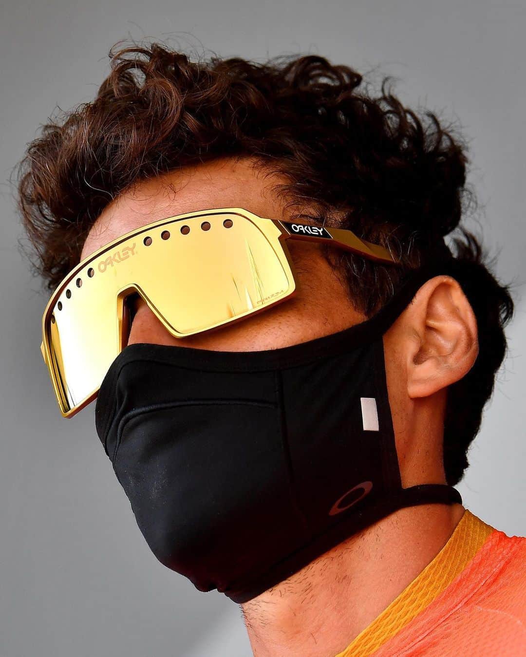 OAKLEYのインスタグラム：「GoldenEye. 🧡 @gregvanavermaet @cccteam #TDF2020 #ForTheLoveOfSport」