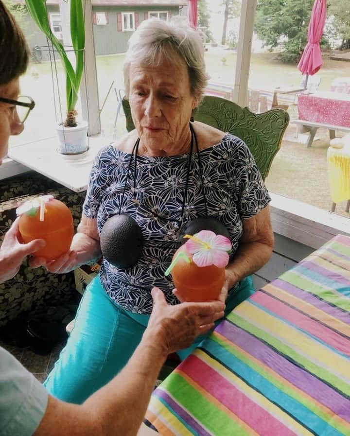 Vita Coco Coconut Waterのインスタグラム：「Wondering what to do with a coconut?  Look to Great Aunt Marsh for some inspiration.  She's wearing them as a bra, and using them as cups.  Yeah, her coconuts might not be real, but it's a great example of the coconuts versatility.  Looking for a new bikini top?  Coconut shells.  Thirsty?  Drink some coconut water.  Still thirsty?  Add a little rum to your coconut water..that should do the trick.」