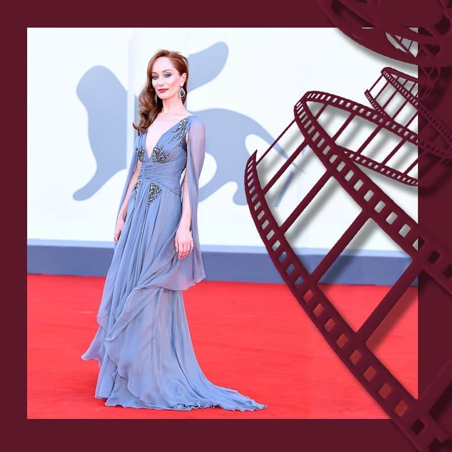 のインスタグラム：「A sublime vision: @lotteverbeek  who stars in the opening Film of the 77th Venice International Film Festival “The Book of Vision”, shines with our #DamianiSunsetBoulevard earrings and #DamianiNotteDiSanLorenzo ring: precious creations made of white gold with white and black diamonds! #VeniceFilmFestival #Venice77 #Venice2020 #DamianiLovesCinema」