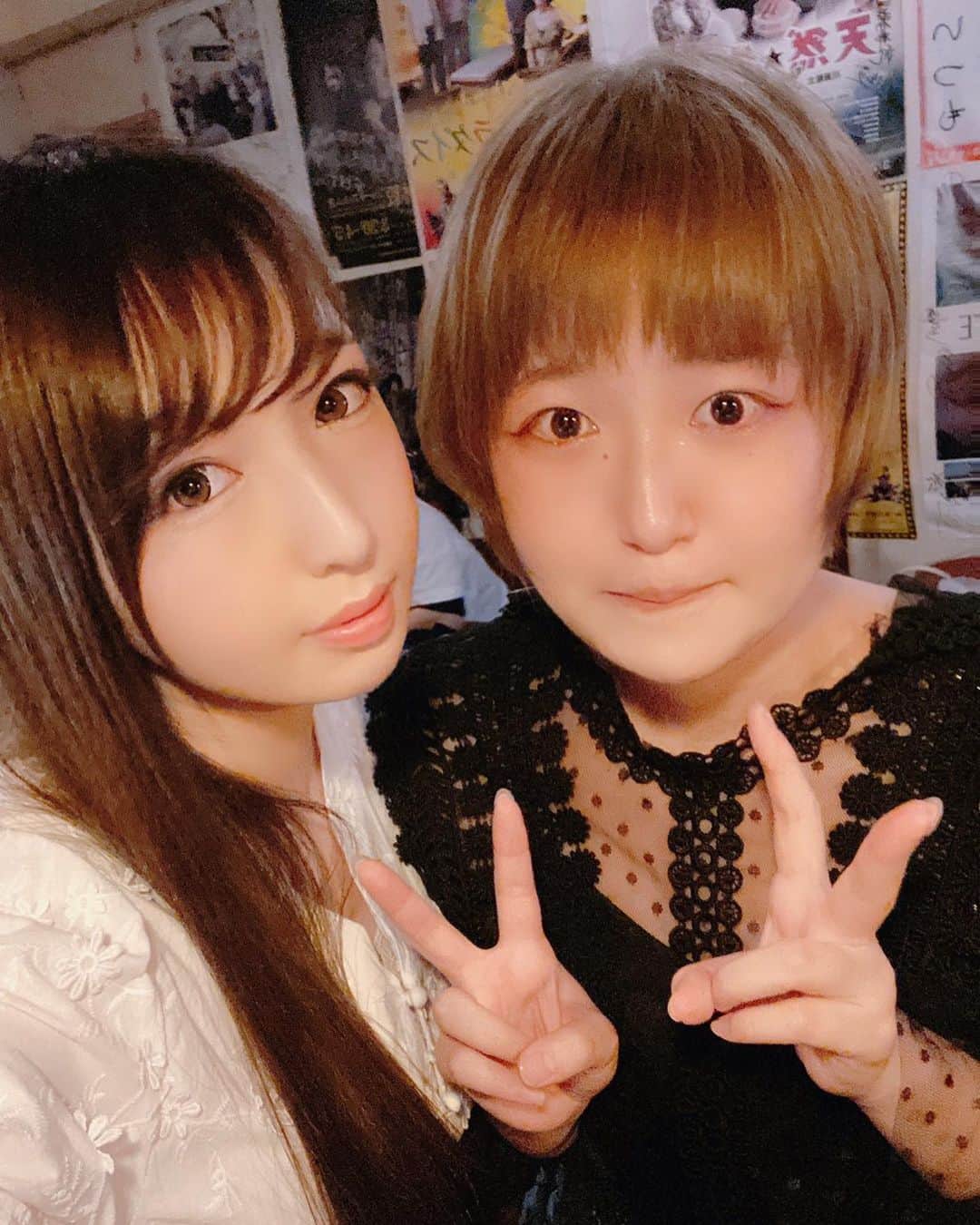いおりのインスタグラム：「ヒステリックベティまだお見せできていなかった出演者様に観て頂きました✨✨✨✨😭✨ millnaさんうしじまさんにも見て頂けて感激、、、😭✨✨✨✨✨✨  改めて届けたい人に届けるべく草の根運動頑張ります💪💪💪  もか。さん出演本当にありがとうございました🙏🙏  大人気snsカメラマンを演じて頂いたエンターテイナーけーすけさん  映画作るにあたり色々相談のってくださった川野監督  主演のトミヨシを演じて頂いた永山さん  上映会に駆けつけて頂きました🎬  これからもっと盛り上げたいのでよろしくお願い致します‼️  #ゆうばりファンタ  #ヒステリックベティ」