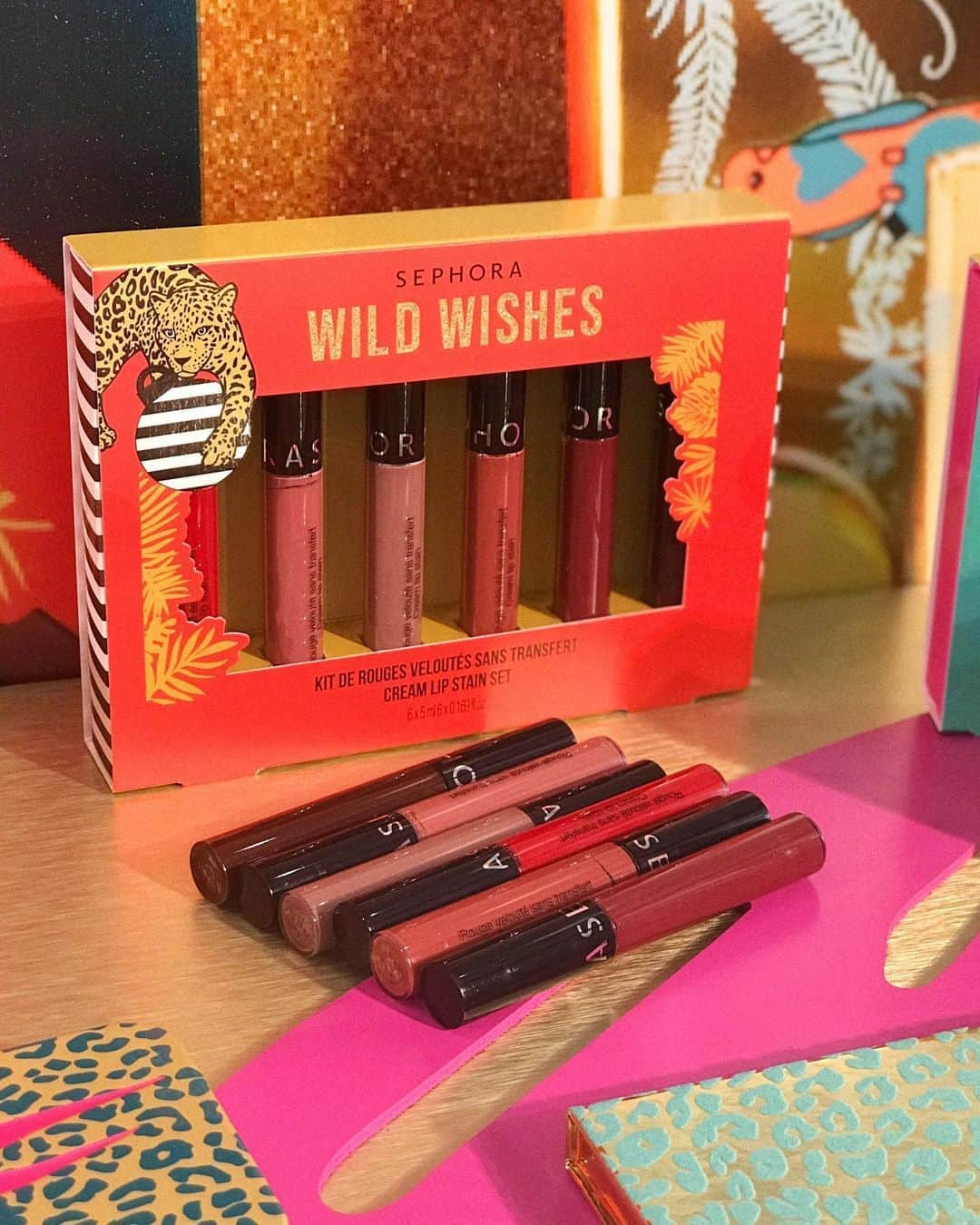 セフォラさんのインスタグラム写真 - (セフォラInstagram)「Preparez-vous à un Noël Wild Wishes par @sephoracollection 🐒🤩 Des coffrets, des nouveautés, une collab avec @kusmiteaparis... Swipez pour découvrir les beautés que l’on vous réserve.  #SephoraPressDay #SephoraCollection」9月4日 1時28分 - sephorafrance