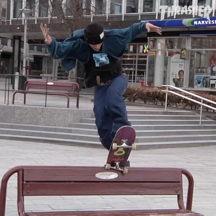 スラッシャーのインスタグラム：「Love @deeddz. Dude rips ✅ New part playing on the Thrasher app 📲 Filmed by @pekkaaa #FØKK」