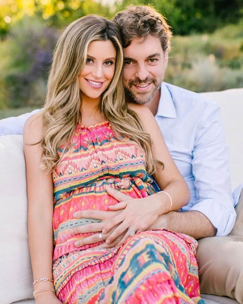 パウ・ガソルのインスタグラム：「Ya queda muy poquito!! 🤗 We are getting very close!! 😍 #BabyG ❤️」