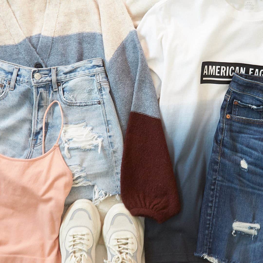 のインスタグラム：「Incoming: the last long weekend of summer! Make summer last by commenting with your fave warm & sunny emoji」
