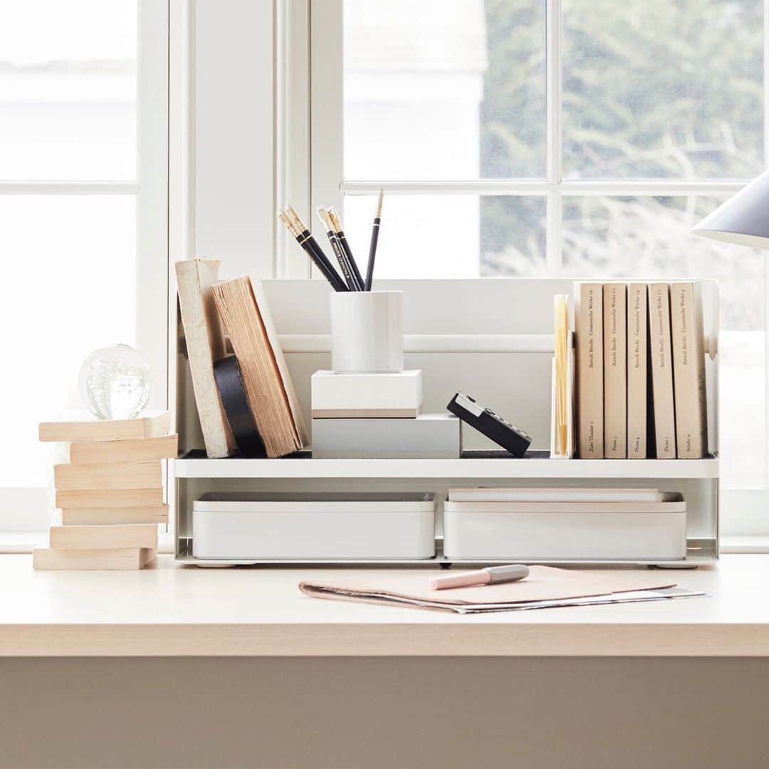 Herman Miller （ハーマンミラー）さんのインスタグラム写真 - (Herman Miller （ハーマンミラー）Instagram)「Redesign your routine with just a few thoughtful upgrades – think sleek accessories to get you organized, maximize your workspace, and spark inspiration. For a limited time, save 15% on sleek accessories and more home office upgrades.」9月4日 2時04分 - hermanmiller