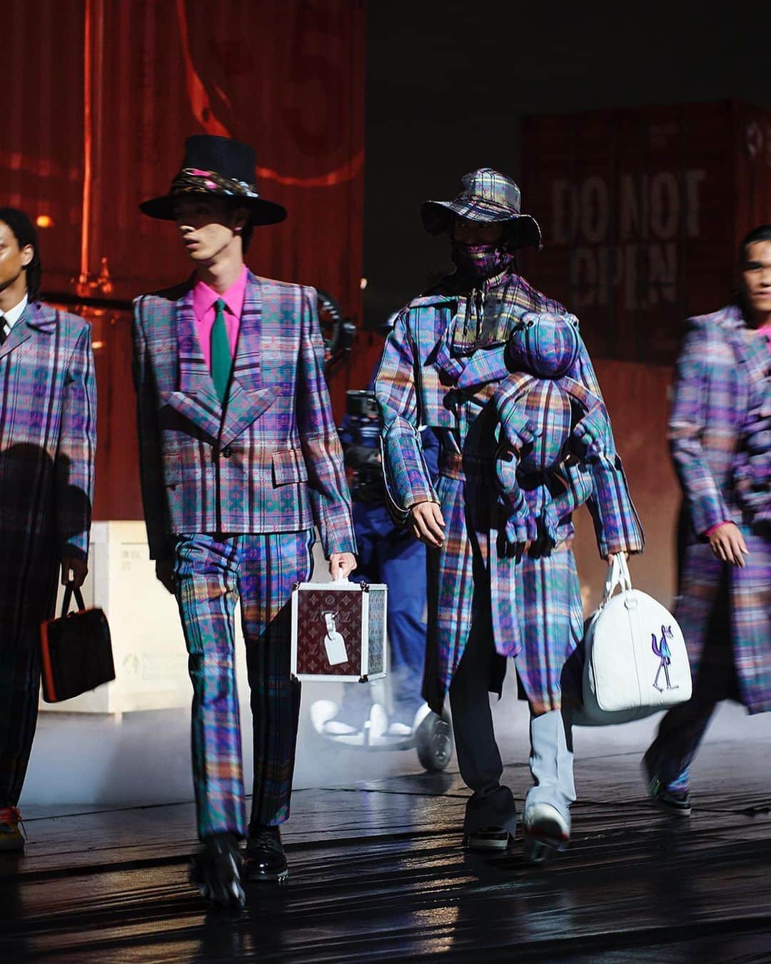 のインスタグラム：「#LVMenSS21 Theatrical parade. A selection of looks from @VirgilAbloh’s latest #LouisVuitton collection. See more from the show in Tokyo via link in bio.」