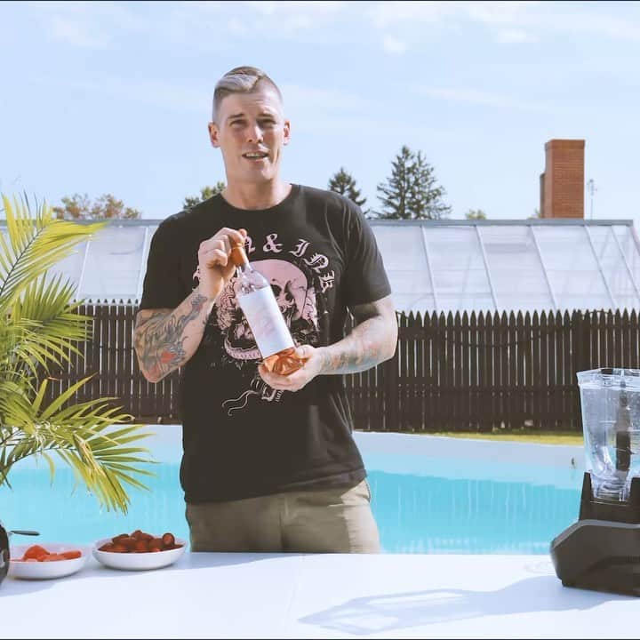 All Time Lowのインスタグラム：「We’re coming at you with FOUR @summerdazerose cocktail recipe videos this weekend, starting off with @zacharymerrick’s Pretty Venom Strawberry Watermelon Frosé. That’s right, Zack’s a Frosé guy. Check out the full video on our YouTube and get 10% off your order through Monday with code GETITNOW10 at everythingiswine.alltimelow.com.」