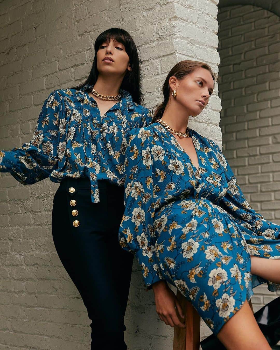 デレクラムのインスタグラム：「A romantic paisley floral print in a wrap style silhouette dress or a pleated detail blouse.」