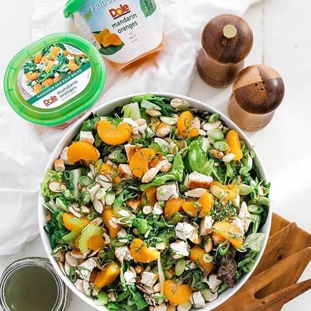 Dole Packaged Foods（ドール）のインスタグラム：「Our Mandarins really brighten up @chefbillyparisi’s Mandarin Orange Salad! Colorful foods are the best foods.」