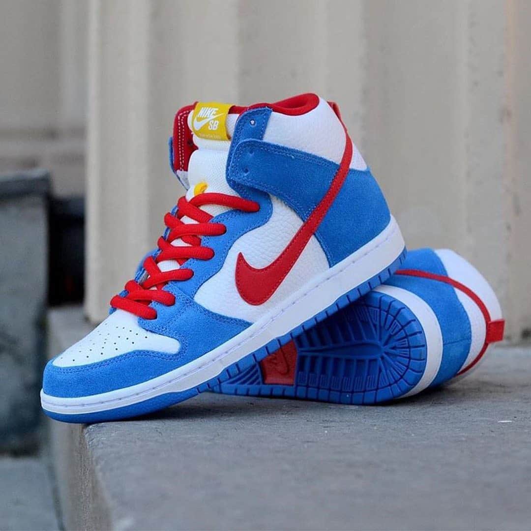 HYPEBEASTさんのインスタグラム写真 - (HYPEBEASTInstagram)「@hypebeastkicks: Here's an official look at the @nikesb Dunk High "Doraemon." Drawing its hues directly from the beloved time-traveling cat that’s been a Japanese pop culture mainstay for six decades, the “Doraemon” is one of the Nike skate subdivision’s most anticipated in-line releases of 2020. The shoe features toeboxes, quarters and collars constructed of white tumbled leather, with overlays in blue suede. Swooshes, collar trim and laces are done up in bright red with white midsoles and blue outsoles to round off the look. Stay tuned for more info.⁠⠀ Photo: @sparkystore, Nike⁠」9月4日 3時21分 - hypebeast