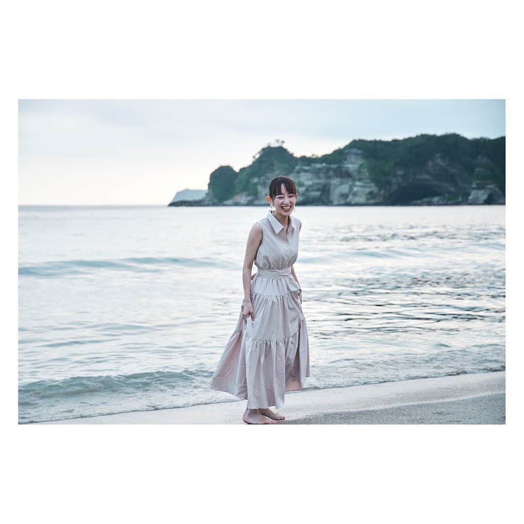 辻祐香のインスタグラム：「カメラの前で素で笑ってる貴重な写真。  photo by @blueprint0601」