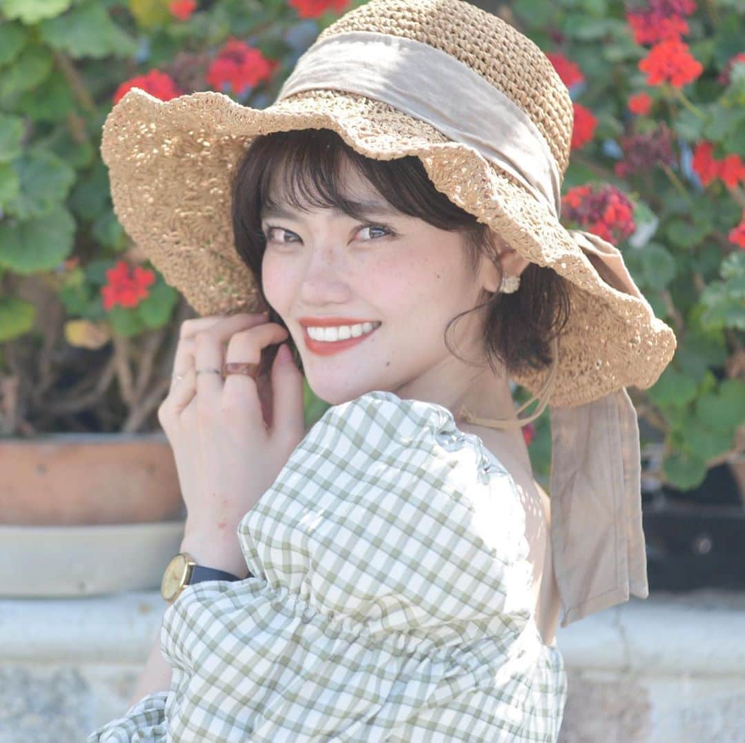 追田菜々花さんのインスタグラム写真 - (追田菜々花Instagram)「ただのお花スポットじゃないのです(⌒▽⌒)✌︎✌︎🌹  なんとレストラン👏🏻 白浜に行った時にランチで行きました〜〜❤︎❤︎ 「ペスカトーレ」さんです🙌🏻 バルサミコ酢のサラダ🥗とパスタのペスカトーレ🍝を頼んで分け分けしました！！！ 大盛りにできるからシェアできて楽しい✌︎✌︎味は言わずもがな！最高やったよ〜\( ˆoˆ )/  #mcr #2020 #rits #japan #ミスキャンパス立命館 #立命館 #和歌山 #関西#おいちゃん #和歌山カフェ #和歌山ランチ #白浜 #白浜カフェ #カフェ #カフェ巡り #カフェ好きな人と繋がりたい #パスタランチ #ペスカトーレ #ペスカトーレ白浜 #オーシャンビュー #麦わら帽子 #kasutane #flowers #ete #lowrysfarm #ワンピース #ワンピースコーデ #生ハムサラダ #外はねボブ #ショートボブ」9月4日 13時04分 - mcr2020_01on