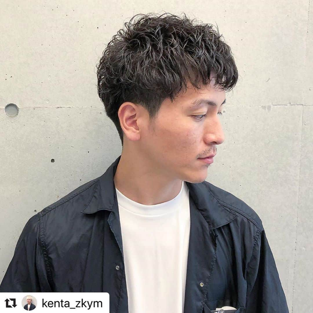 Hairsalon BREEN Tokyoのインスタグラム：「短くても全然パーマかけれちゃいます🌀 むしろ短めのパーマスタイリング簡単なのでオヌヌメです！ 最近は短めにする人増えてきてる気がします😳 #メンズパーマ #メンズショート #ジェンダーニュートラル #breentokyo #ざきやまcut」