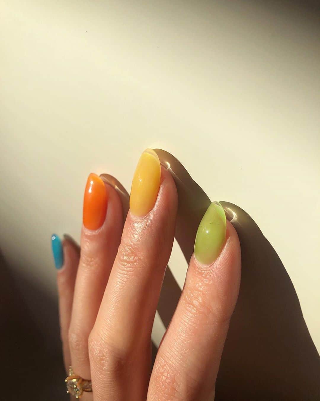 橋本江莉果さんのインスタグラム写真 - (橋本江莉果Instagram)「美🍊🍋🍐🍇﻿ ﻿ ﻿ ﻿ #nails #spica_nail #colorful #colorfulnails #clearnails #クリアネイル #先端クリアネイル #カラフルネイル #カラフル」9月4日 13時24分 - erica_hashimoto