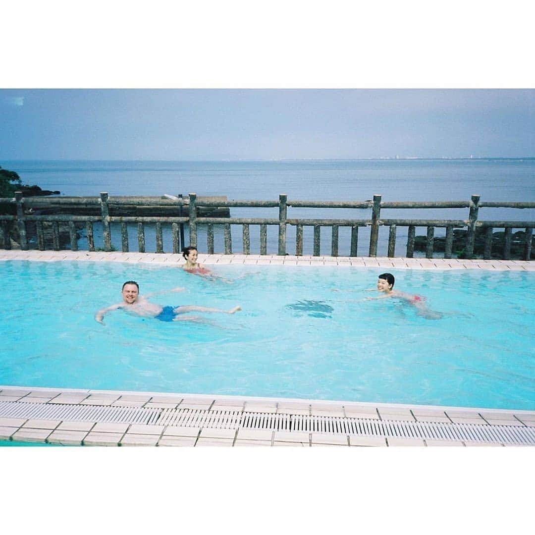 Yoshiko Kris-Webb クリス-ウェブ佳子さんのインスタグラム写真 - (Yoshiko Kris-Webb クリス-ウェブ佳子Instagram)「2020年、夏の思い出。 Memories of summer 2020 📷 by @fabianparkes」9月4日 13時29分 - tokyodame