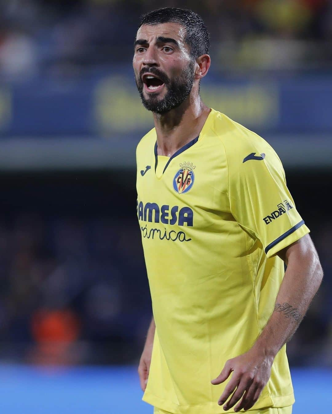 LFPさんのインスタグラム写真 - (LFPInstagram)「The Shout! 💛 ⚽️ • ¡El Grito de #Albiol! 😱⚽️ • #Villarreal #LaLiga #LaLigaSantander #Football」9月4日 14時01分 - laliga