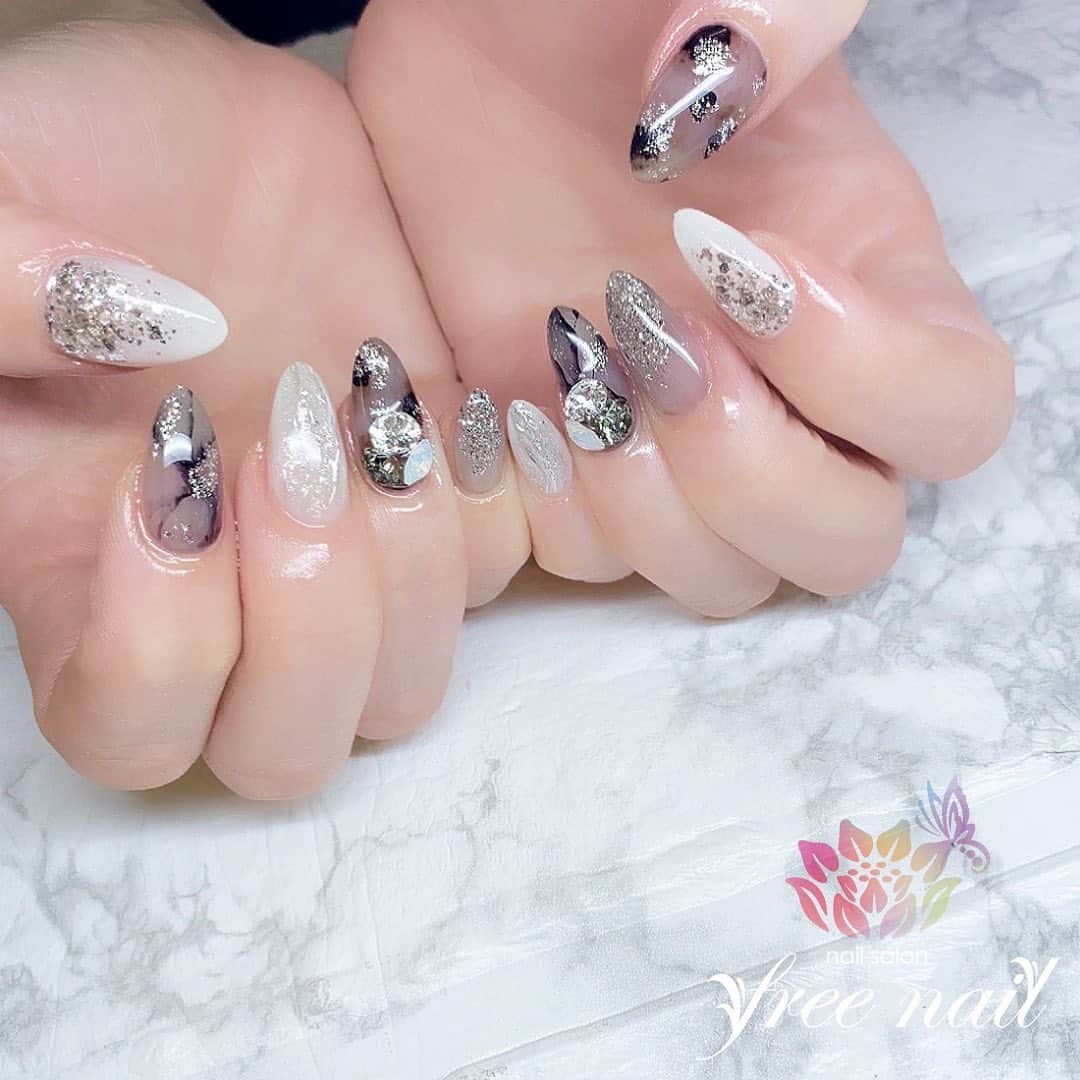 Free Nail フリーネイルさんのインスタグラム写真 Free Nail フリーネイルinstagram お客様ネイル 大人ニュアンスネイル クリアなグレーが素敵 ご来店ありがとうございました ネイルアート ジェルネイル