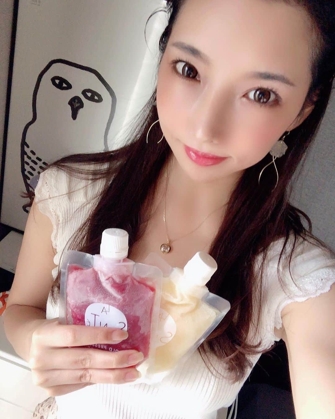 早川瀬里奈のインスタグラム：「久しぶりファスティング @lasante.takarazuka  でジュースクレンズやります🥤 前回3日間ファスティングしたけど、今回何日いけるだろう🤔 ラサンテのコールドプレスジュース普通に美味しいし満腹感高いから、今回は余裕で行けそうな予感❣️❣️私は飲みやすそうなリコピンクスタートにした😂 #コールドプレスジュース #ファスティング#健康マルシェ#コールドプレス #宝塚#pr#ラサンテ #lasante #ジュースクレンズ#ダイエット #断食 #断食ダイエット #トリドリベース」