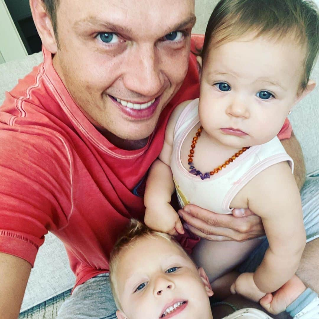 ニック・カーターさんのインスタグラム写真 - (ニック・カーターInstagram)「My little munchkins ❤️.  . . . . . . . . . #family #happyfamily #children #babies #fatherhood #parenthood #kids #fatheranddaughter #fatherandson #brotherandsister」9月4日 5時20分 - nickcarter