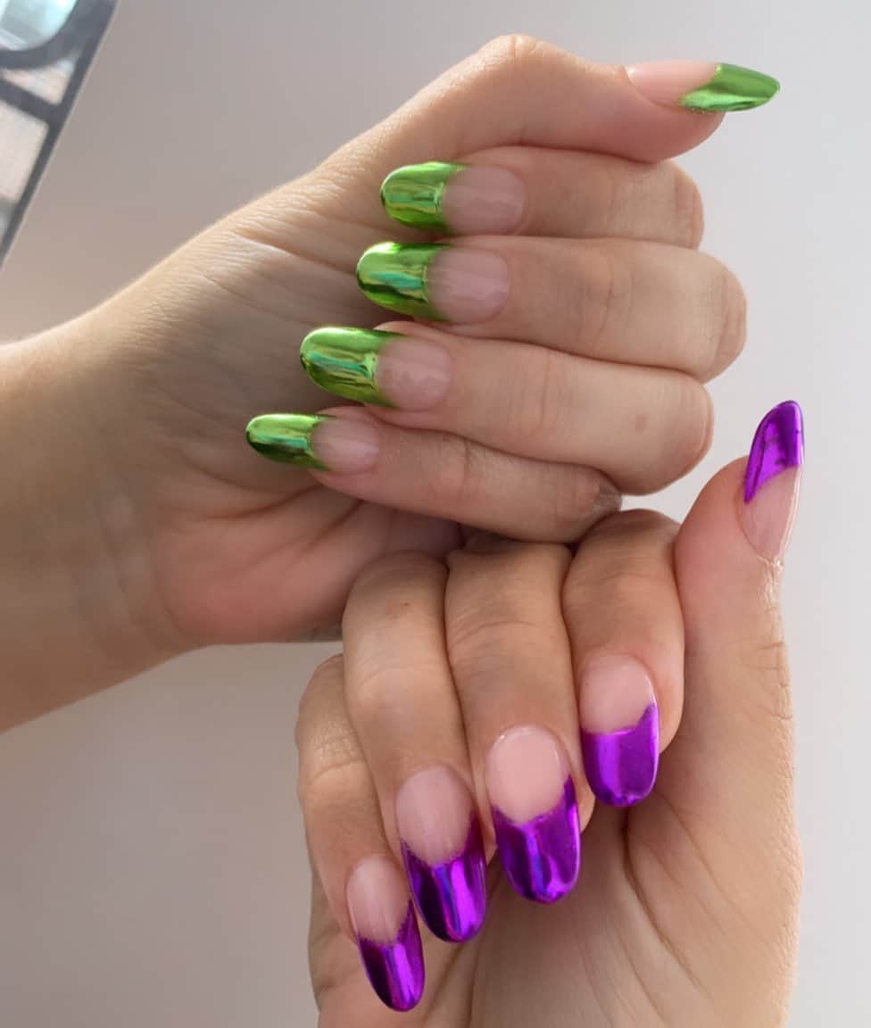 Mei Kawajiriさんのインスタグラム写真 - (Mei KawajiriInstagram)「Green or purple 💕💅💕 @becosss #nailsbymei」9月4日 5時38分 - nailsbymei