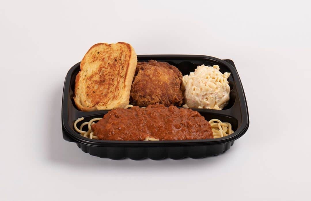 のインスタグラム：「Like Manny Pacquiao out of retirement the Spaghetti Chicken Plate is back with a punch! All September get this limited-time offer for $9.50 on Oahu, $9.95 in Kahului and Hilo takeout counter and $11.50 in Kahului dine-in restaurant.」