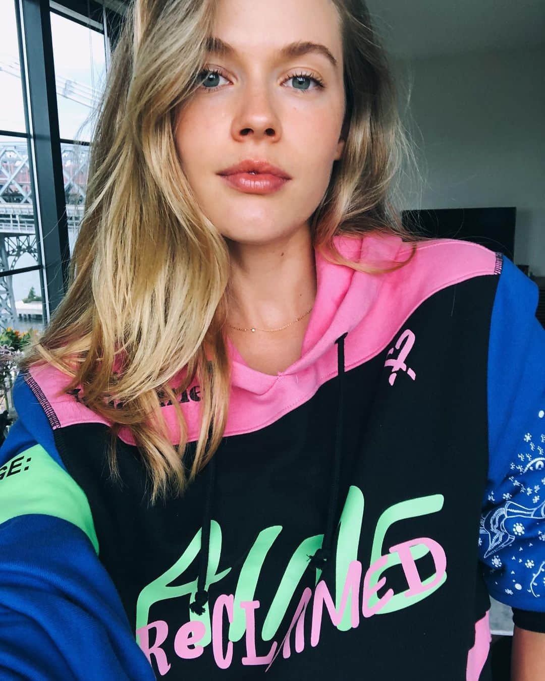 Victoria Leeのインスタグラム：「One of my favourite pieces of clothing has to be a hoodie! I’m Proud to join #AIMEmentoring as an ambassador celebrating the 10 year anniversary of Hoodie Day💥 AIME are an incredible organisation working to provide education, opportunities and support for not only Aboriginal and Torres Straight Islander youth across Australia but marginalised kids across the globe. Constructed out of reclaimed materials, this hoodie features artwork by kids across three continents AIME work on (Africa, Australia and the US) sharing a collective vision for a fairer world 💙🌏 visit https://aimementoring.com to learn more, purchase your own Hoodie and support AIME’s critical work 🙌🏼 #reclaimed #weimagine #Hoodieday10」
