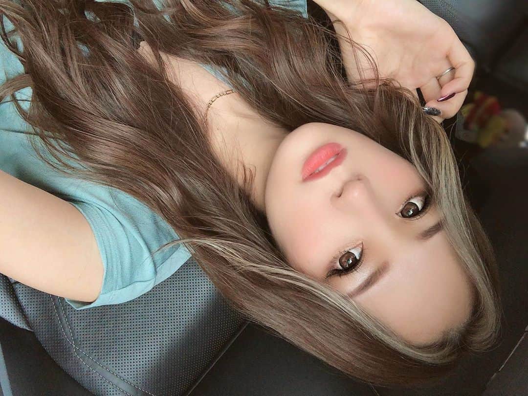 中尾みほさんのインスタグラム写真 - (中尾みほInstagram)「・ gm💙 ・  ・ #mama #fashion #ootd #selfie#selfies#summer #haircolor#hairstyle#girl  #hairstyling#code #me #followers#photography #make#makeup #Japan  #一児のママ　#男の子ママ #関西#和歌山#中尾みほ  #イメチェン#カラー #フェイスフレーミング」9月4日 6時49分 - mihochan18