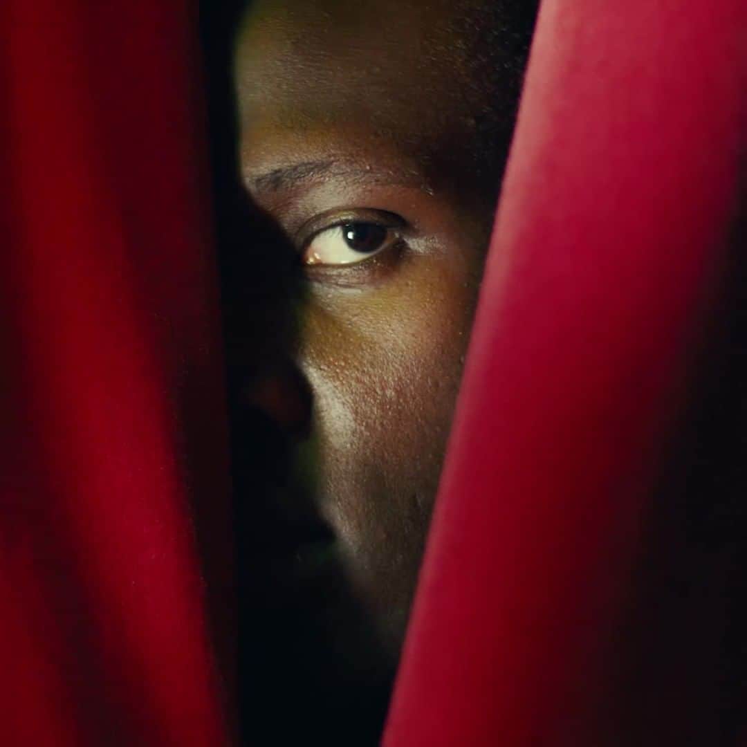 のインスタグラム：「All-star ensemble. @VirgilAbloh’s recent #LouisVuitton show in Tokyo featured a bespoke soundscape from London’s contemporary jazz scene, layered with the poem “Brother” written and read by @caleb.femi. Watch the full #LVMenSS21 music video via link in bio.   Music produced by @benjib featuring @yussefdayes, @shabakahutchings, @nubya_garcia, @kamaalwilliams and @omar_lyefook.」