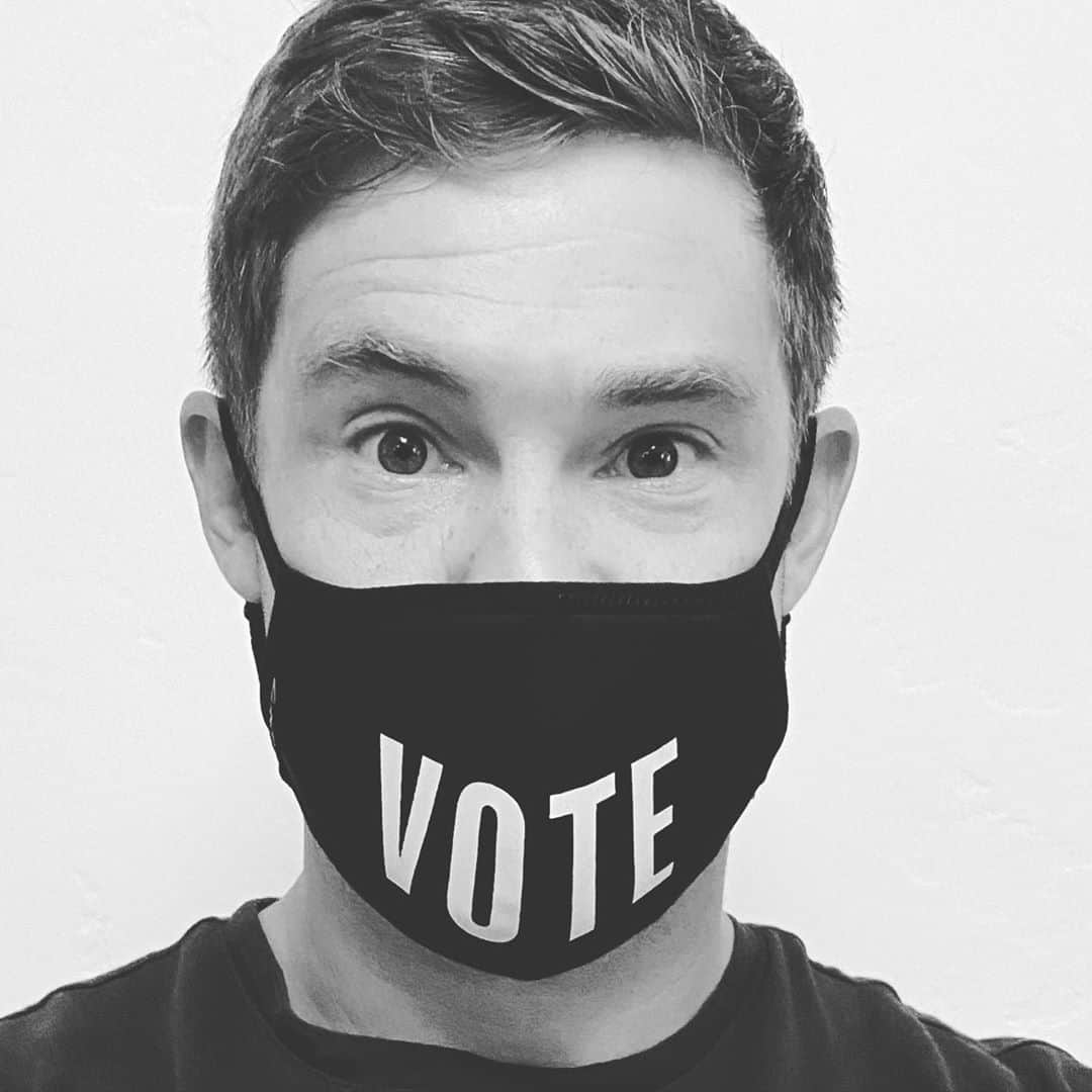 アダム・ディバインのインスタグラム：「Remember when @diddy said VOTE OR DIE? Yea, let’s not do that this time. Let’s Vote and LIVE, and vote for people who will take responsibility and bring this country together. Let’s vote for people we think will safely bring us a vaccine so we can stop wearing these dumb masks.  Go to @WhenWeAllVote and join the movement by learning how to get registered and ready to vote by making YOUR voting plan.」