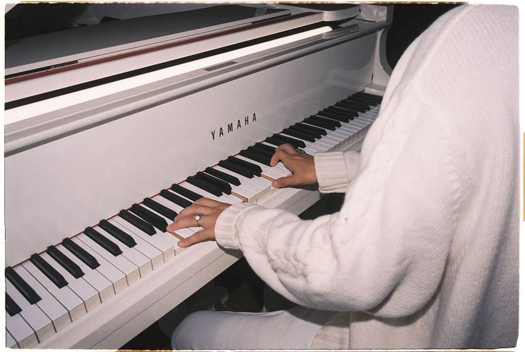 ジャック・ジョンソンのインスタグラム：「YOU LIE THE MOVIE - MIDNIGHT 🌸🎹」