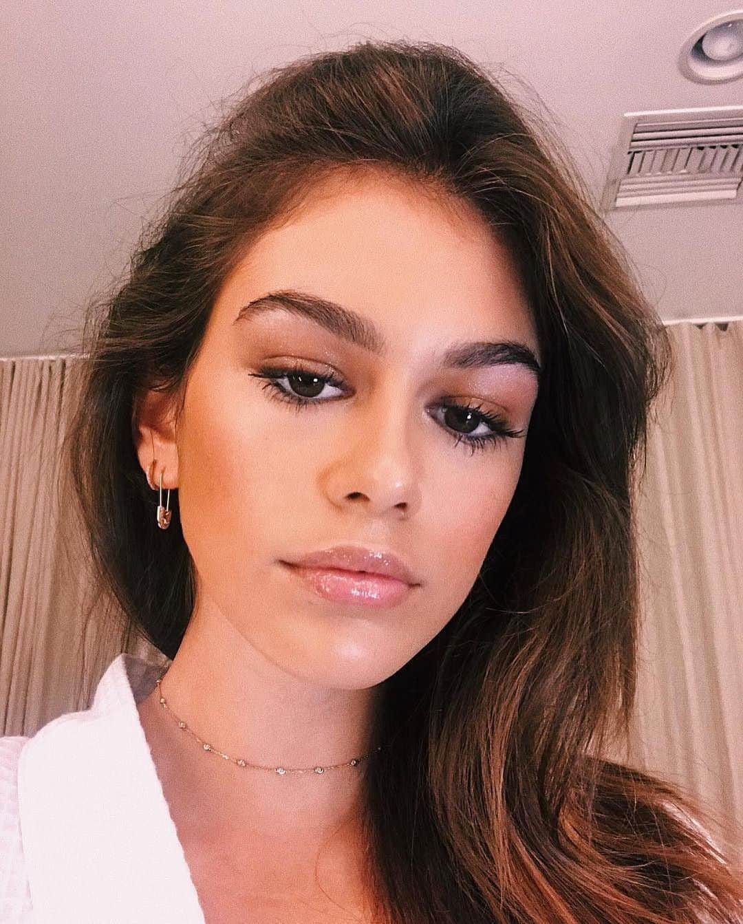 WHO WHAT WEARさんのインスタグラム写真 - (WHO WHAT WEARInstagram)「Always serving the most major glam vibes. 🌙✨ Happy 19th birthday to this young queen, @kaiagerber! photos: @kaiagerber, @patmcgrathreal, @samvissermakeup, @bobbyeliot」9月4日 9時04分 - whowhatwear