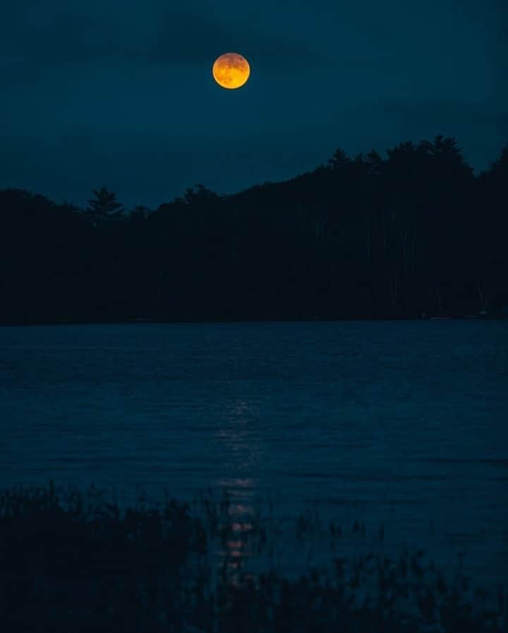 National Geographic Travelさんのインスタグラム写真 - (National Geographic TravelInstagram)「Photo by @joshuacogan  Trying to find a campsite late at night has its advantages. While it's always more challenging to set up camp in the dark, you just might see a sight like this. The full moon rising over the water made being a little bit lost totally worthwhile. For summer wanderings and images from the road, follow me @joshuacogan.」9月4日 9時05分 - natgeotravel