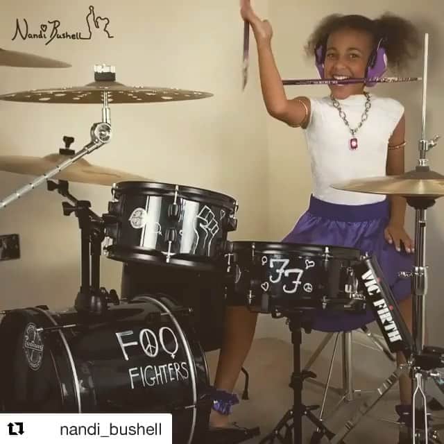 ジェニファー・エスポジートのインスタグラム：「#mood  To have a dream- is everything. Fuck yeah. Rock on!  Brilliant   #Repost @nandi_bushell with @get_repost ・・・ My dream is to one day jam with @davestruestories, @taylorhawkinsofficial and all the @foofighters! Mr Grohl I would love to have a drum battle with you! I LOVE Everlong it’s really hard to play as it’s so fast but so much FUN!!! FULL VIDEO ON MY YOUTUBE SOON - LINK IN BIO #davegrohl #taylorhawkins #foofighters Thank you for supporting me @ludwigdrumshq @zildjiancompany @vicfirth #zildjian #vicfirth #zildjiancovers #ludwigdrums #ludwig」