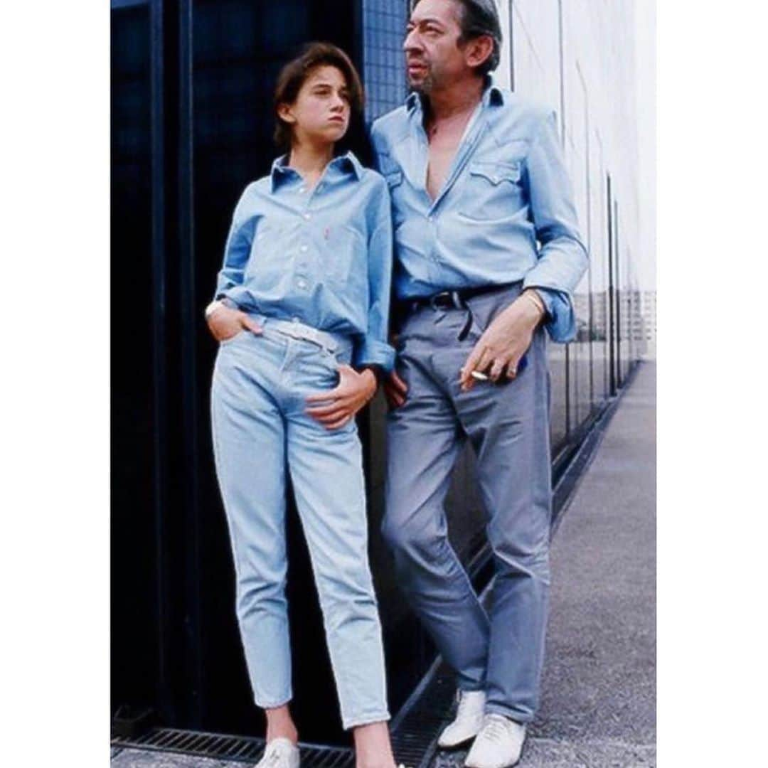 OKAさんのインスタグラム写真 - (OKAInstagram)「セルジュとシャルロット、親子コーデ。  #SergeGainsbourg #CharlotteGainsbourg」9月4日 9時38分 - ytrpics