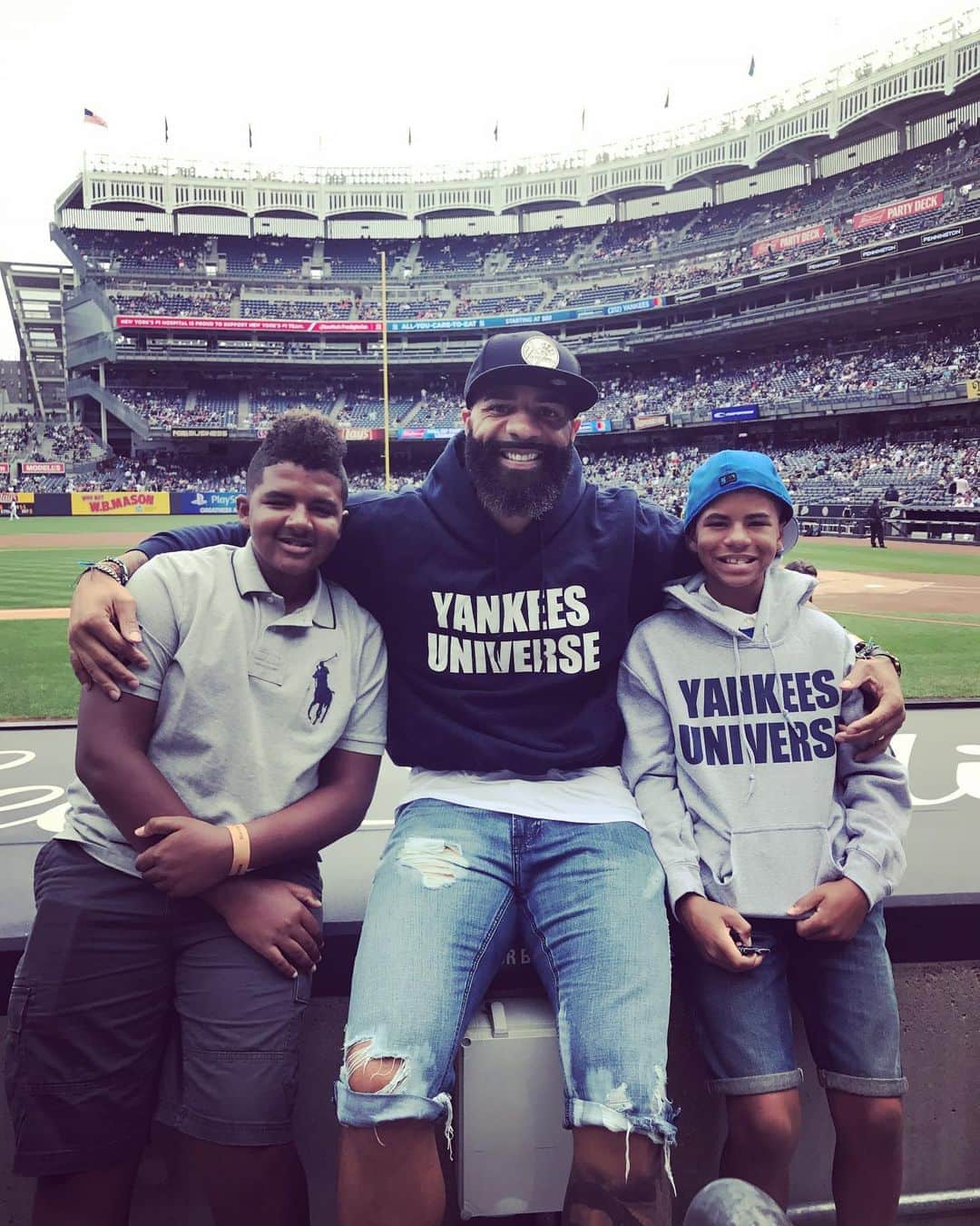 カルロス・ブーザーのインスタグラム：「The Day Me And Cayden Tried To Get Boomz To Rock A Yankees Hoodie.. Wasn’t Having It 😂.. That Boy Straight Red Sox... #tbt #2017 #yadiggggg #holdat」