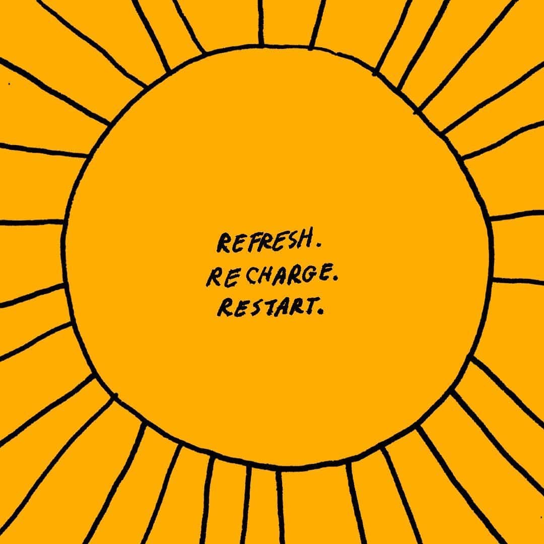 のインスタグラム：「Maybe this summer wasn’t *exactly* what you had in mind, but now’s the perfect time to reflect. We’re sending you GOOD VIBES as we head into Fall ☀️」