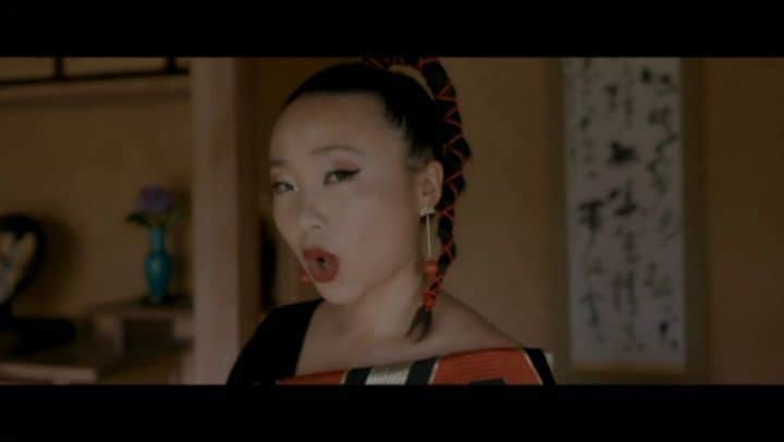 COMA-CHIのインスタグラム：「「Japanoia」MV is out ⛩️🐉🌈✨ ⏩Link in Bio  COMA-CHI & Uyama Hiroto  「Japanoia」からタイトル曲の「Japanoia」&「Wabi sabi」のミュージックビデオが公開されました！ (プロフィールのyoutube Linkから見れます)  撮影は @jomonbase のミロク農園やそのエリア修善寺近辺で撮影。 その辺りは空海が開いた場所と最近知り、竹取物語と月の幻想のリンク…　弥勒菩薩といったキーワードでも繋がる、またも縄文・高次元の導きで生まれた作品となりました。 ※この辺の深い解説はサロンにて(笑)  ビデオディレクターの @hajime0326 さん、 スタイリストの @melodijah  そして @uyamahiroto さん  みんなのパワーで完成した素敵なビデオ🌈✨  魚座満月のエネルギーを経てリリースです🌝✨✨  感謝✨✨  ありがとう✨✨✨  #japanoia  #japanesemusic #japanesehiphop #japaneserap #uyamahiroto #comachi  #musicvideo #空海 #龍神 #竹取物語 #666」