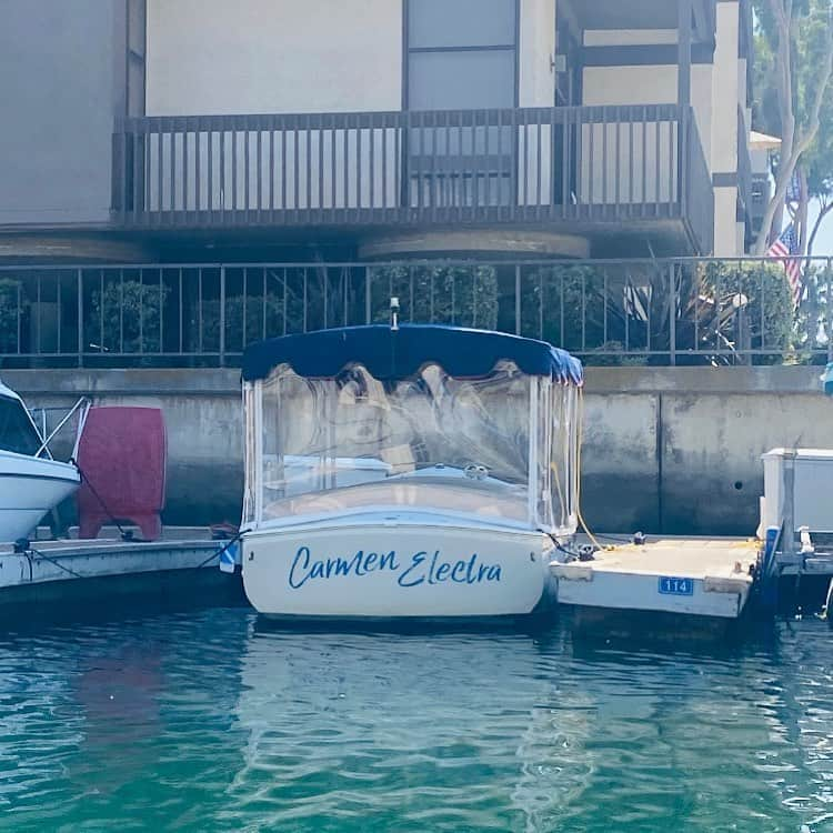 カルメン・エレクトラさんのインスタグラム写真 - (カルメン・エレクトラInstagram)「Not sure who’s boat this is but sure is sweet 💙🙏🏼 #longbach #california」9月4日 11時01分 - carmenelectra