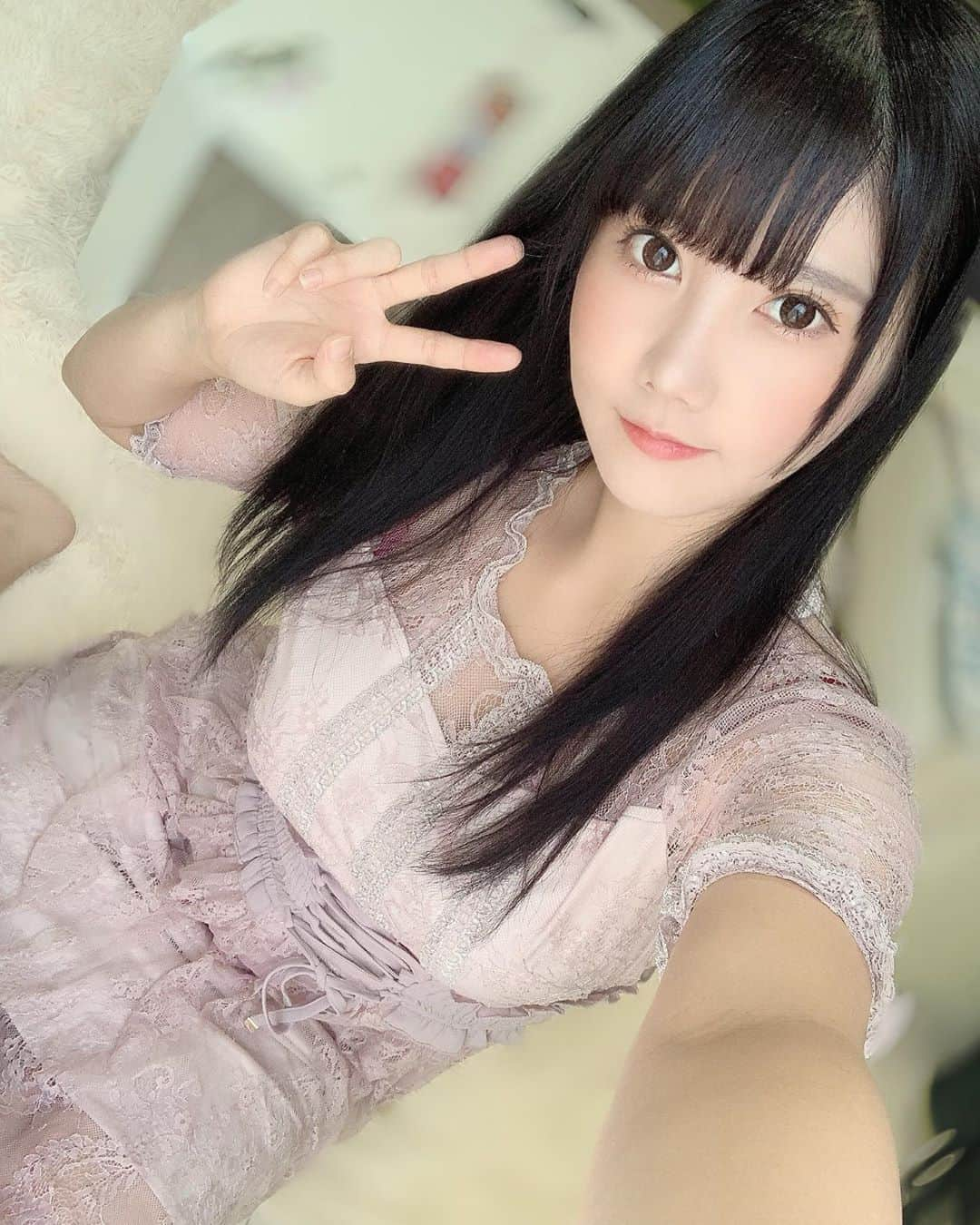 小鳥遊くれあさんのインスタグラム写真 - (小鳥遊くれあInstagram)「たまには私服も投稿⭐️  あ、9月5日の福岡でのふぇありる撮影会、 台風とは被らなそうなので中止しません*.＼('ω')／.*  私服も水着もランジェリーも可愛いの チョイスするからぜひ会いに来て💕  詳細はストーリーに投稿したので 予約もストーリーのリンクから 飛べます‎٩( ´͈ ᵕ `͈ ๑)  ✼••┈┈••✼••┈┈••✼••┈┈••✼••┈┈••✼ 1stグラビア写真集【くれあそび】(双葉社より) 好評発売中です！  『くれあそび 小鳥遊くれあ写真集』 https://books.rakuten.co.jp/rb/16376505/  9/17 1stグラビアDVD【はじめてのくれあ】 ご予約受付中💕 DMMではサイン入り現場チェキつき！ https://www.dmm.com/mono/dvd/-/detail/=/cid=n_1422ftbd052tk/  dマガジン版【EX大衆】 特別グラビア16ページ掲載✨ https://magazine.dmkt-sp.jp/magazine/0058/0819/00033809  ✼••┈┈••✼••┈┈••✼••┈┈••✼••┈┈••✼  #福岡撮影会 #グラドル撮影会  #グラビア #偶像  #japanesegirl #自拍 #模特 #粉我 #动漫 #扎心了#맞팔 #东京 #몸스타그램 #インスタグラビア #Instagravure #japanesegirlmodel」9月4日 11時13分 - kurea_primo