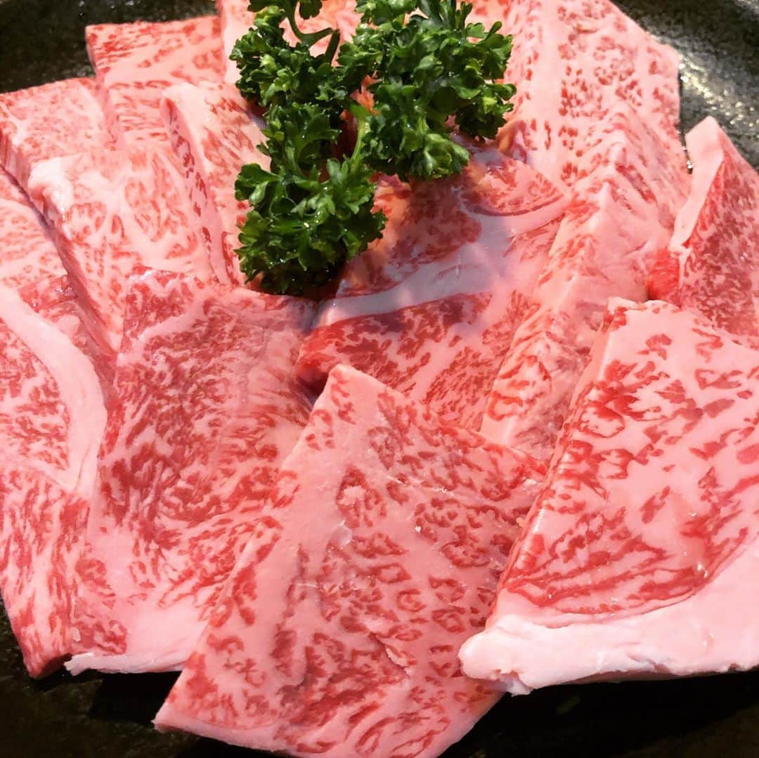 中村譲さんのインスタグラム写真 - (中村譲Instagram)「地元にプロゴルファー@_shino.miyataをお招きしてラウンドレッスン⛳️ からの肉肉肉🍖 #ラウンドレッスン  #ゴルフ  #ひつまぶし  #焼肉  #golf #bbq」9月4日 11時13分 - joechan1515