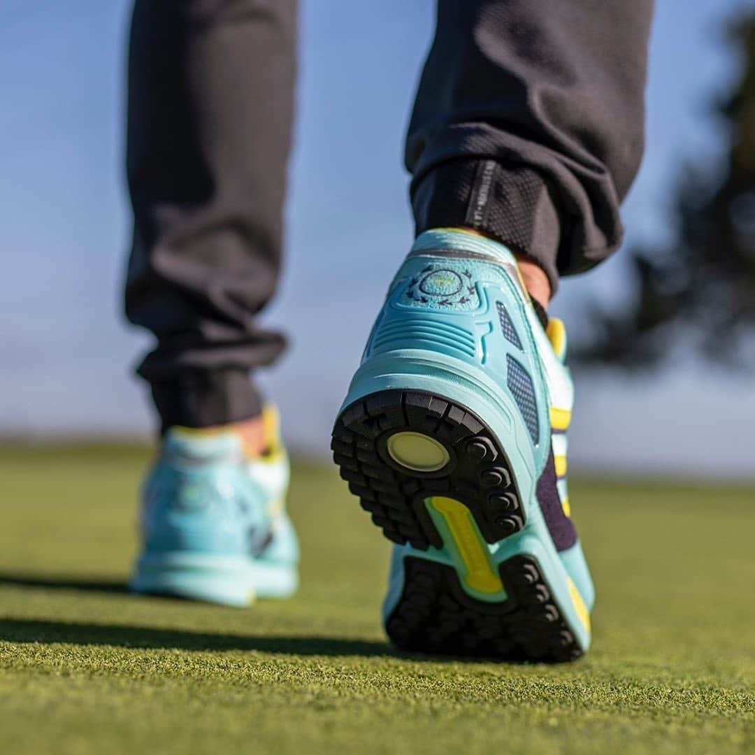 HYPEBEASTさんのインスタグラム写真 - (HYPEBEASTInstagram)「@hypegolf: @adidas has reworked its iconic ZX 8000 “Aqua” with a host of new details and functions that make it perfect for the golf course. It now features a suede and engineered mesh upper that’s water-repellant, while its Torsion-equipped sole unit has been combined with BOOST in the midsole and a spikeless adiwear rubber outsole, making for a shoe that’s as good in the streets as it is on the putting green. It’s set to drop on the adidas website on September 4 for $130 USD a pair. ⁠⠀ Photo: adidas」9月4日 12時06分 - hypebeast