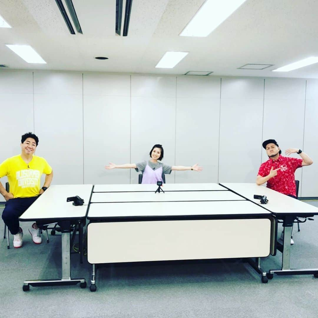 川原豪介さんのインスタグラム写真 - (川原豪介Instagram)「テレQチラチラパンチの収録‼️高山質店presentsチラパン査定ダービー‼️ 2枚目の写真は今日じゃないです。ぬんっ！ #テレq #高山質店 #チラチラパンチ #ブルーリバー」9月4日 12時06分 - blueriver_kawa