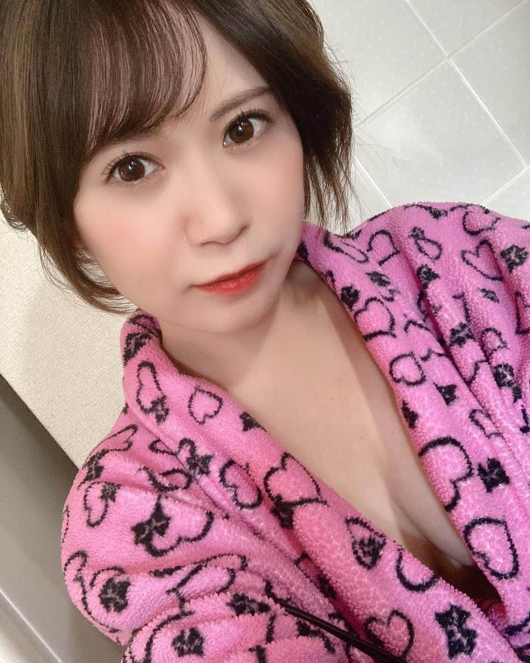 のインスタグラム：「ののかちゃんの情報は公式Twitterに記載中 プロフィールに記載してるTwitterのURLへGO！  #ののか  #セクシー女優  #av女優  #act娘  #モデル #ショートカット」