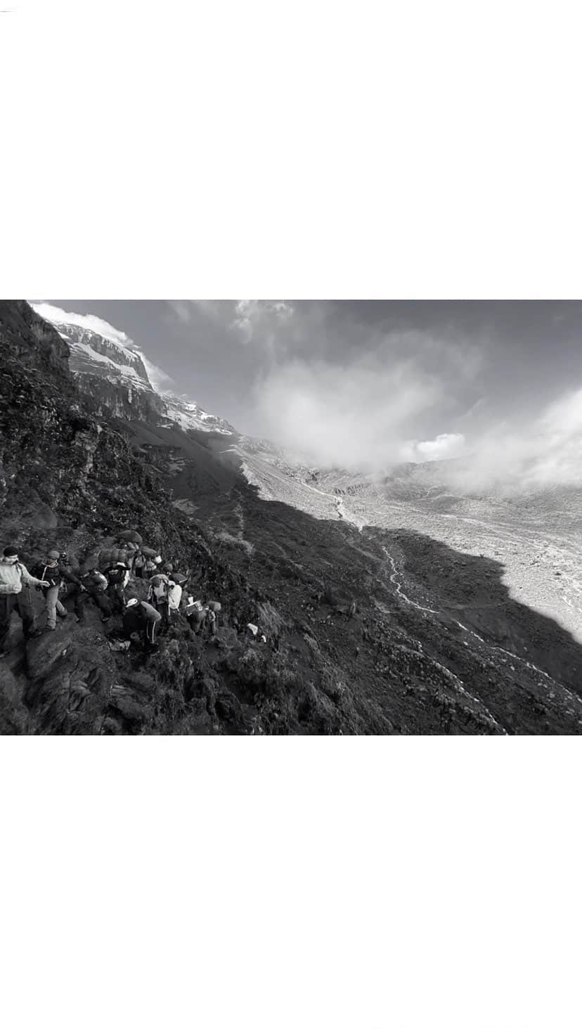 ラライン・シャーのインスタグラム：「Kilimanjaro conservation hike with TUMI #PerfectingTheJourney @tumitravel #SUSTAINABLEBYCHOICE Organised by : @projectcchange   Video by : @awethenticstudio  Travel by : @awethentic_travel」