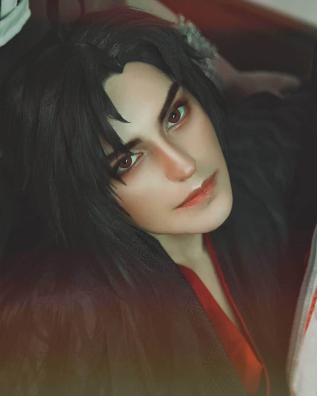 Gesha Petrovichのインスタグラム：「Wake me up,when September end,🍂🍂  Recommend me some tracks for autumn mood 😂😊  More 🌶️ pics for P❤️treon's family😉 Subscribe link in bio😉」