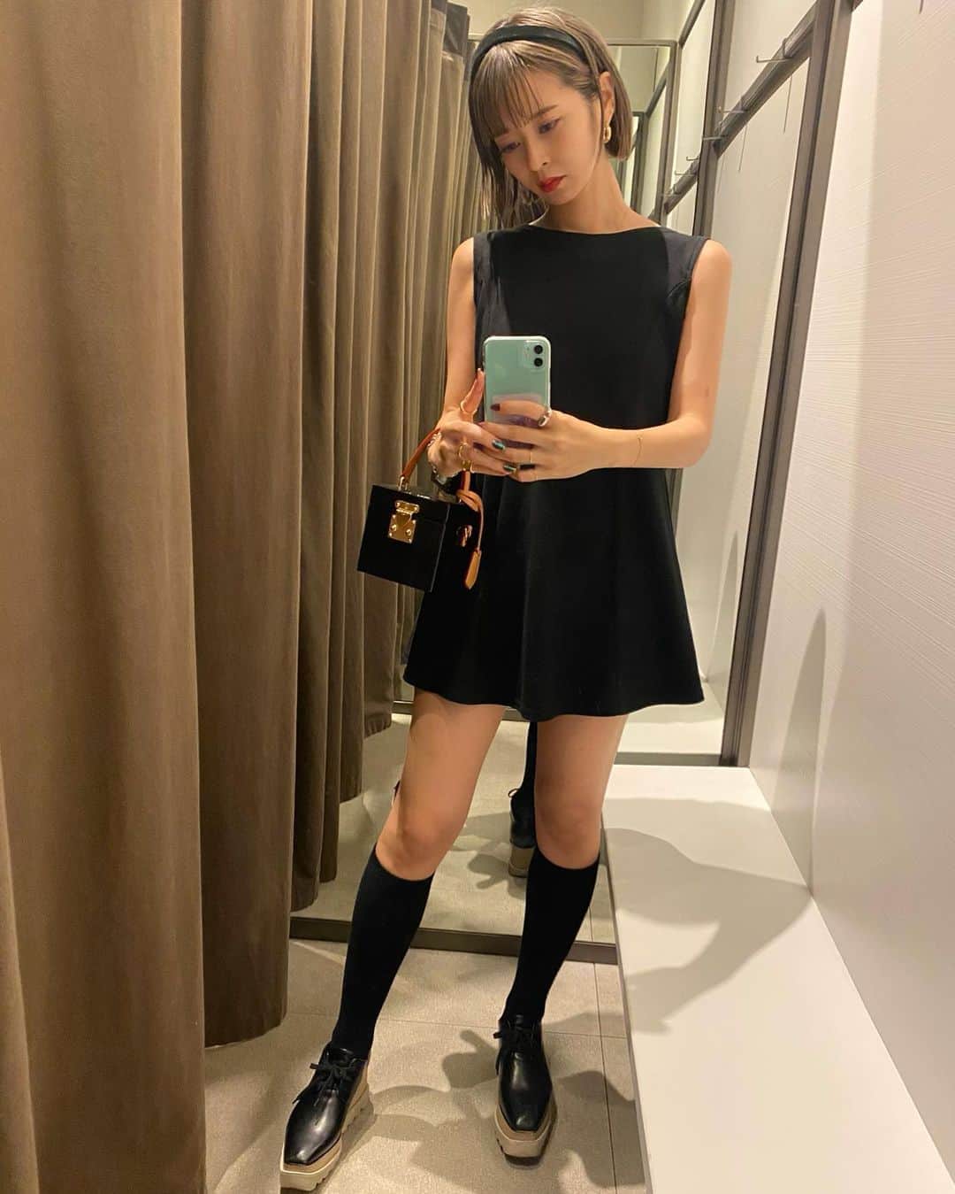 梅村実帆のインスタグラム：「ひさびさgirly🖤🐇」
