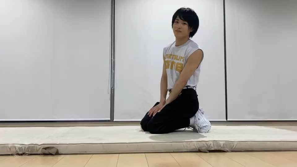 祭nine.のインスタグラム：「ﾋﾄｺﾏ。 .  腕立て100回チャレンジをしてきました💪 . . #祭nine. #浦上拓也 #うらぽん  #😈🧸 #またリベンジさせてください #数えてくれているのは陸人くん #陰で一緒にやってたのはかなちゃん」