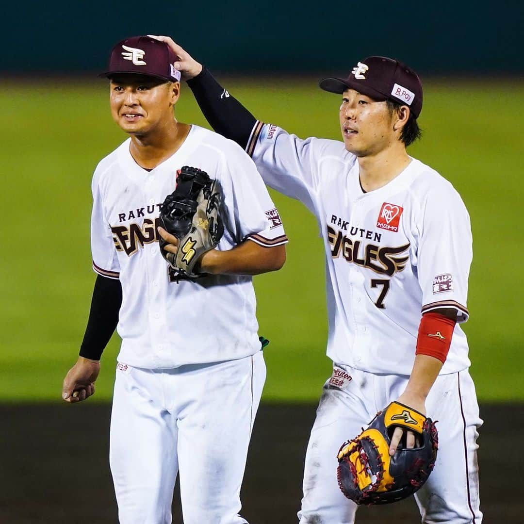 東北楽天ゴールデンイーグルスさんのインスタグラム写真 - (東北楽天ゴールデンイーグルスInstagram)「⚾️ ⚾️E 4-3 B⚾ 浅村選手が2打席連続でホームランを放ち 200本塁打を達成して1点を争う大接戦を制した‼️‼️ 黒川選手がプロ初スタメン初打席で初打点の活躍✨✨ 同点の5回には足立選手が一時勝ち越しの1号ソロ‼️ 緊急登板の近藤選手が1回無失点のナイスピッチ👍🏼 安樂選手、牧田選手、酒居選手、 ブセニッツ選手も1回無失点💯 #rakuteneagles #NOWorNEVERいまこそ #日本一の東北へ  #浅村栄斗 #黒川史陽  #近藤弘樹 #足立祐一  #写真もイープレで」9月4日 22時31分 - rakuten_eagles